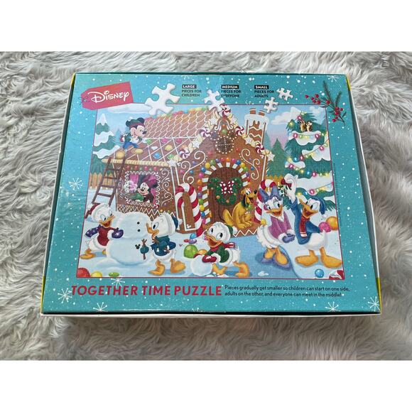 400 Pc Disney Mickey Minnie Together Time Holiday Gingerbread House Puzzle - Picture 2 of 4